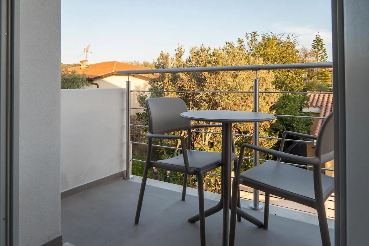 Villa Est San Teodoro  Penzion