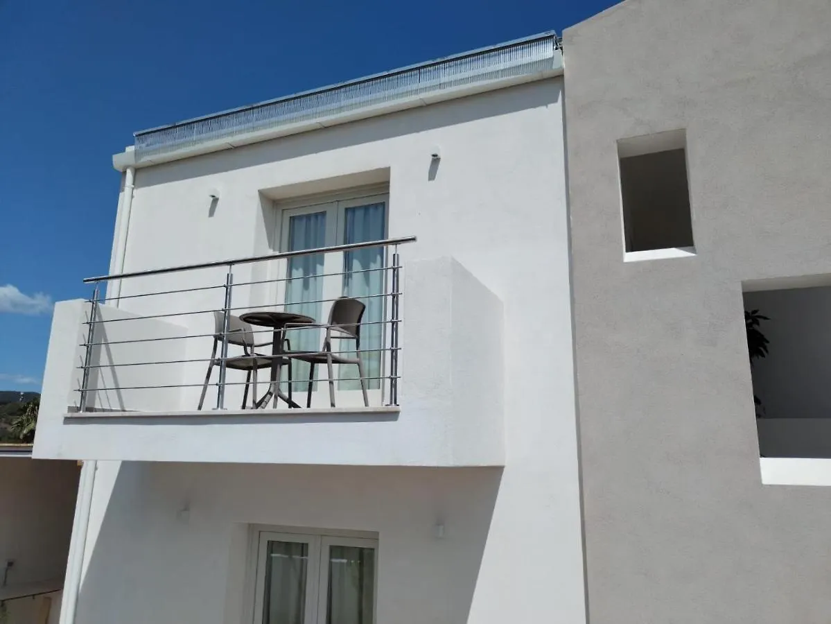 Villa Est San Teodoro  Italia